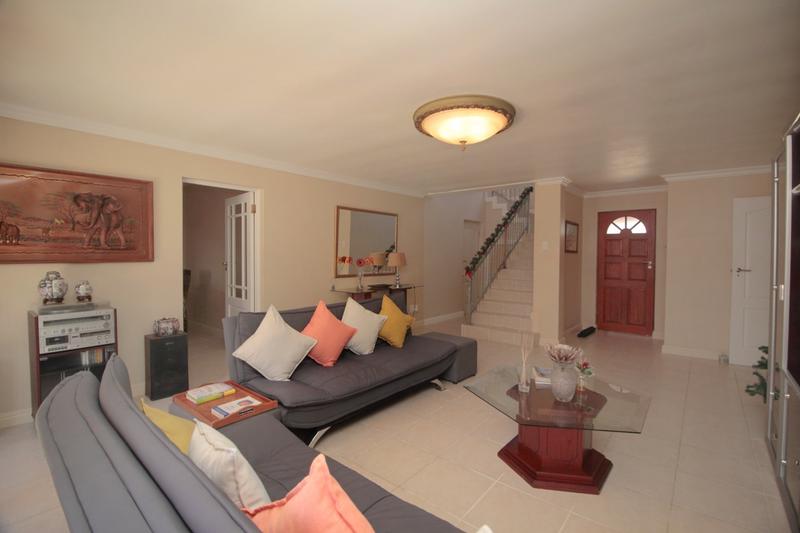 5 Bedroom Property for Sale in Fraaiuitsig Western Cape